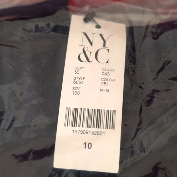 NEW YORK & COMPANY ESSENTIAL WIDE LEG PANTS - Picture 6 of 6